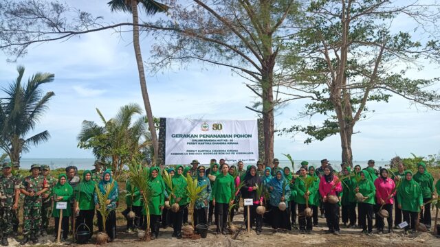 Peringati HUT Persit ke-80, Kodim 0431/Bangka Barat Tanam Pohon di Dusun Penganak, Parittiga